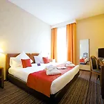 מלון Mercure Centro 4*