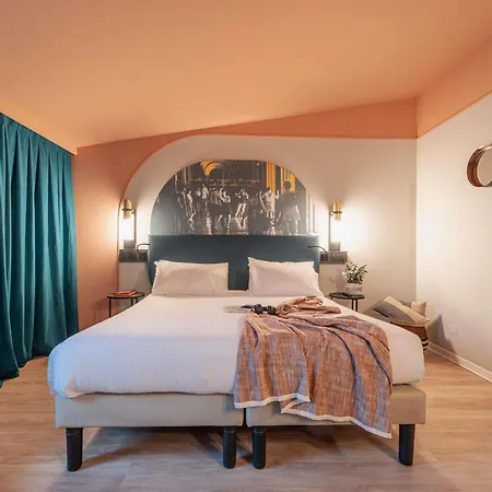 メルキュール チェントロ 4*