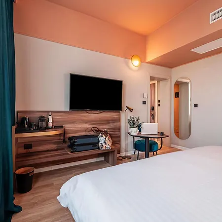 מלון Mercure Centro 4*