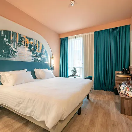 מלון Mercure Centro 4*