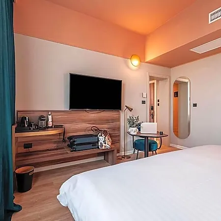 머큐어 센트로 4* 볼로냐
