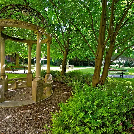 머큐어 센트로 호텔 4*